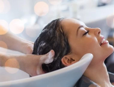 Αυτά είναι τα 10 λάθη που κάνουμε όταν λούζουμε τα μαλλιά μας